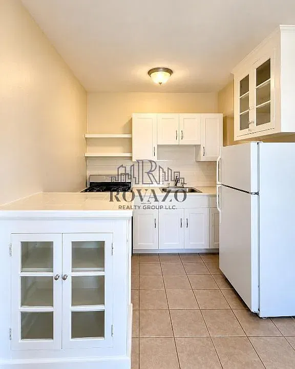 575 Mount Prospect Ave #204