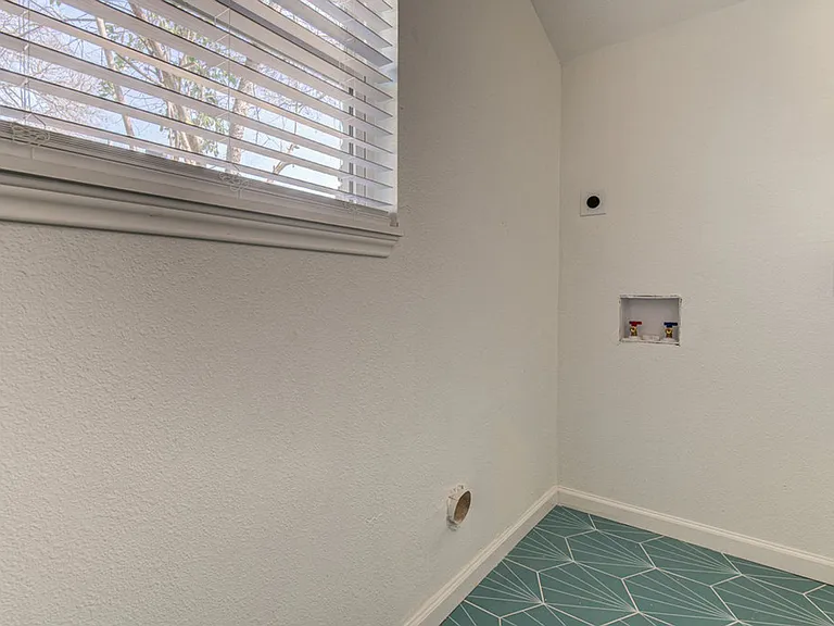 5706 Gloucester Ln — Photo 23