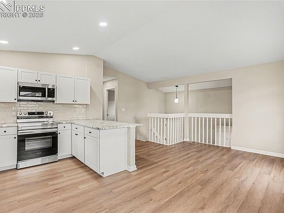 4th image of 3350 Bridgewater Dr