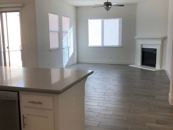 5th image of 1641 Castlerock Dr