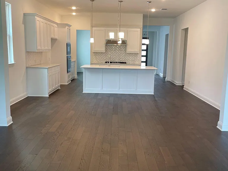 Living area (Long view)