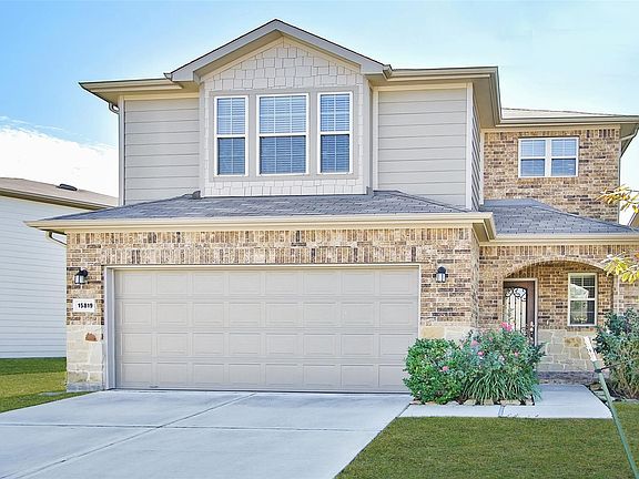 3rd image of 15819 Sunny Stone Dr
