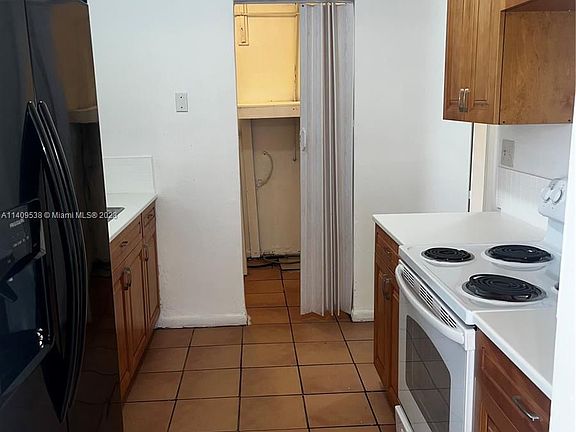 4th image of 15813 NW 38th Ct #15813