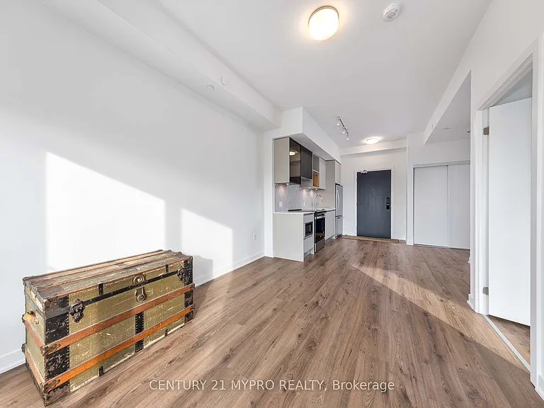 395 Dundas St W #Penthouse 02 — Photo 12