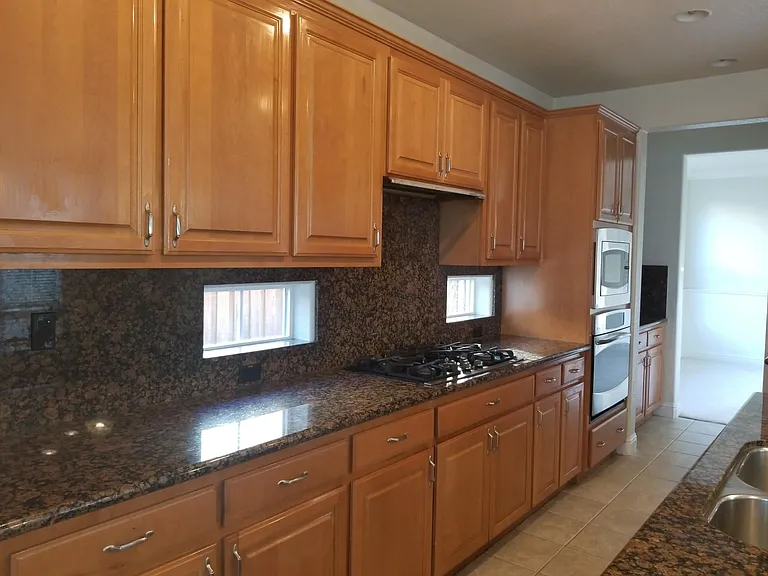 199 N Alta Dena St — Photo 10