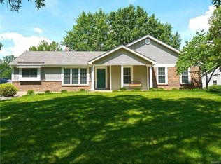 1921 Clarkwood Ct, Chesterfield, MO 63005