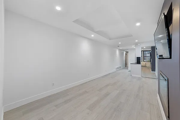 Rented by Compass | media 13