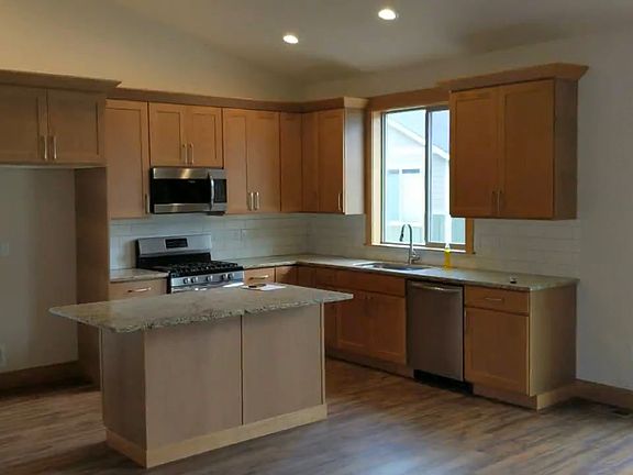 2nd image of 7691 N Coneflower St