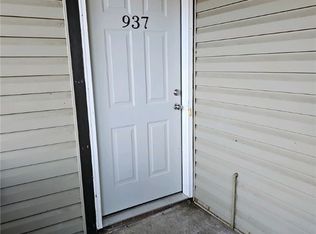 937 Applewood Ln, Fayetteville, NC 28303