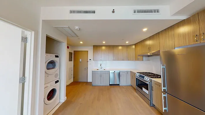 Rented by YouYork Management LLC | media 31