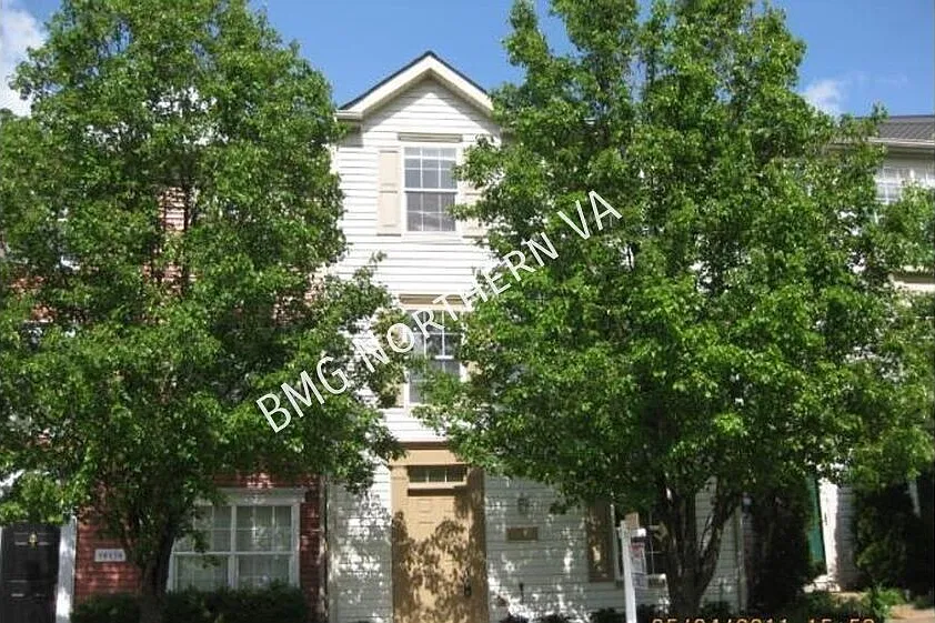 10207 Magnolia Grove Dr