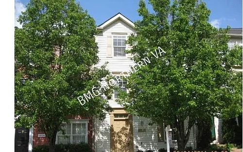 10207 Magnolia Grove Dr Photo 1