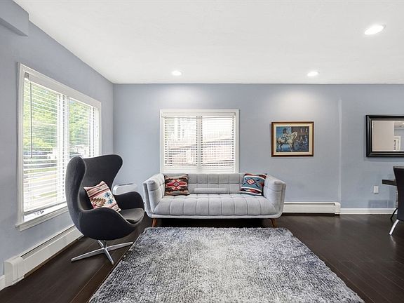 2nd image of 22 Cedar St