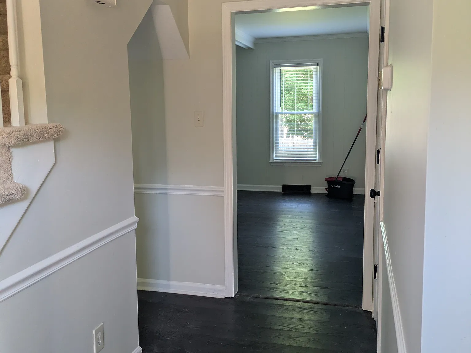 3 bed, 2.5 bath, 1958 sqft, $2,650 — Photo 2