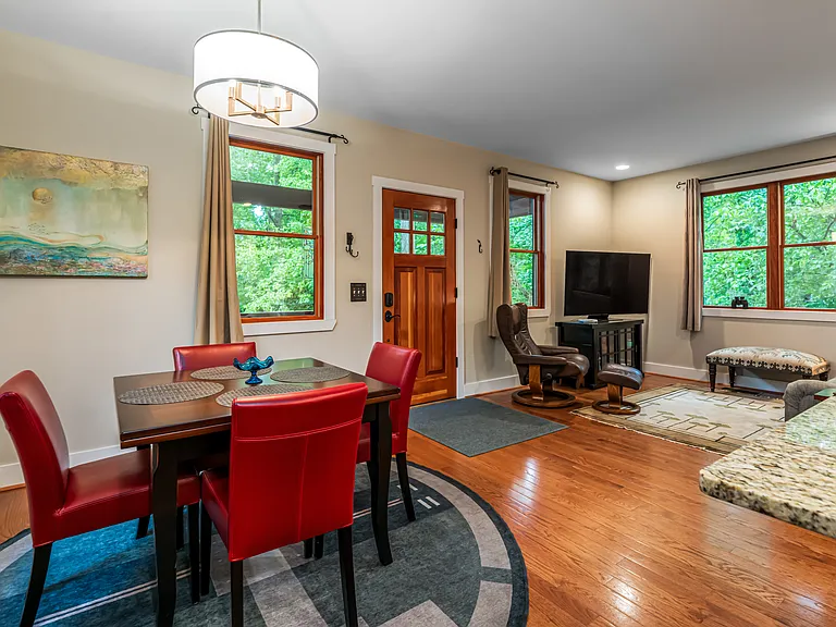 51 Westover Dr — Photo 10