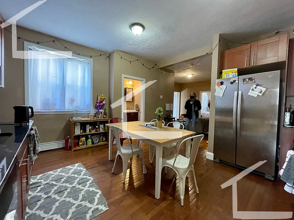 6 Glenville Ave #4