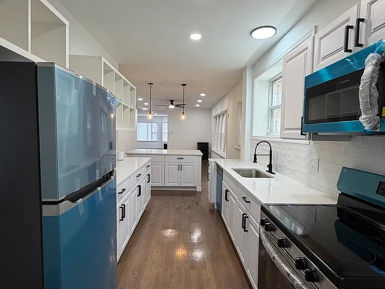 8040 S Rhodes Ave #1 — Photo 11