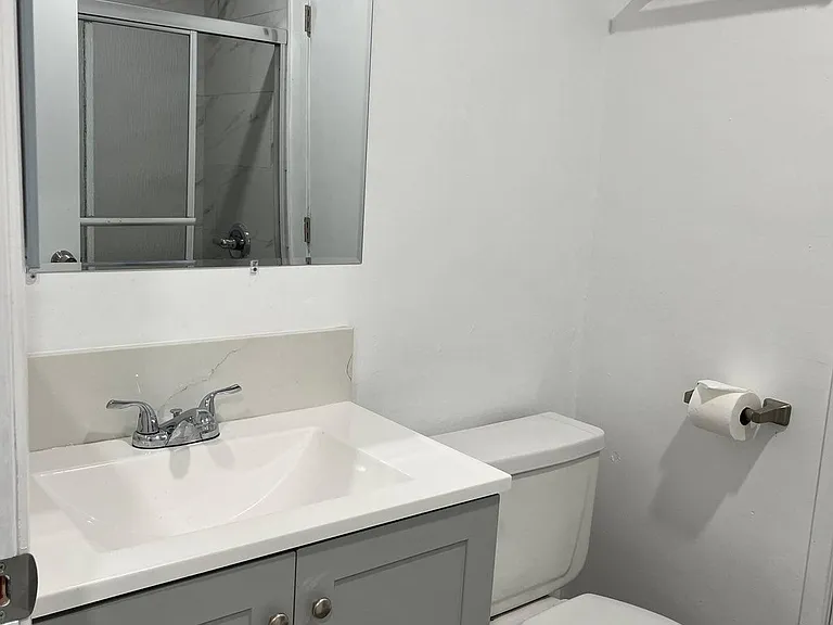 832 Penarth Ave — Photo 8