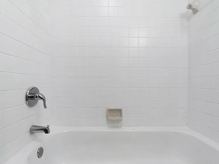 2752 N Darien St — Photo 15
