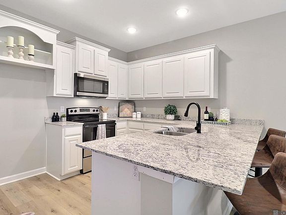 4th image of 2909 Palatine Pl