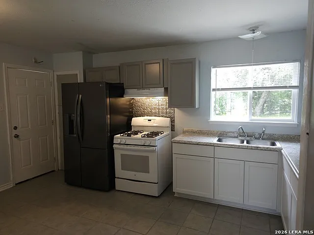 5619 Stonybrook Dr — Photo 5
