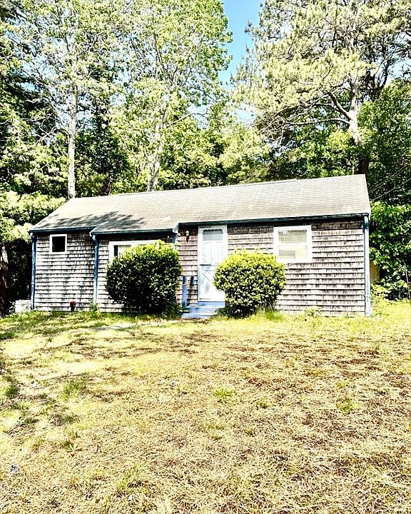 2nd image of 18 Cardinal Dr