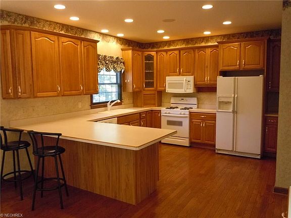 2nd image of 1755 Brittainy Oaks Trl NE