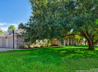 2508 B St, Floresville, TX 78114