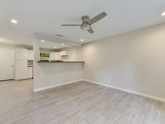 4th image of 5702 Blythewood Dr
