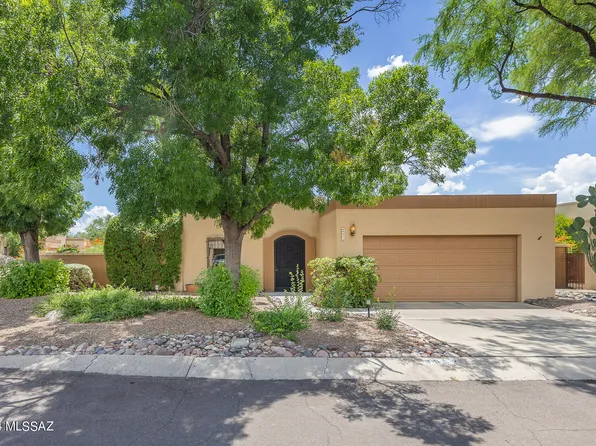 8952 E Seneca St, Tucson, AZ 85715