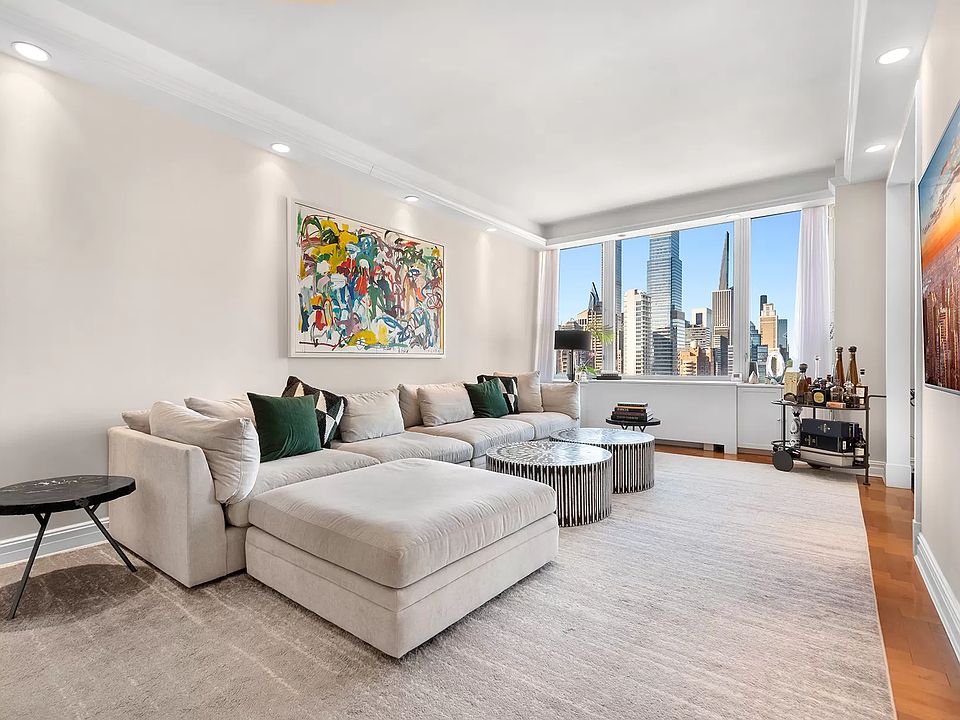 1st image of 401 E 60th St APT 28B