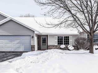 1980 Timberline Dr, Oshkosh, WI 54904