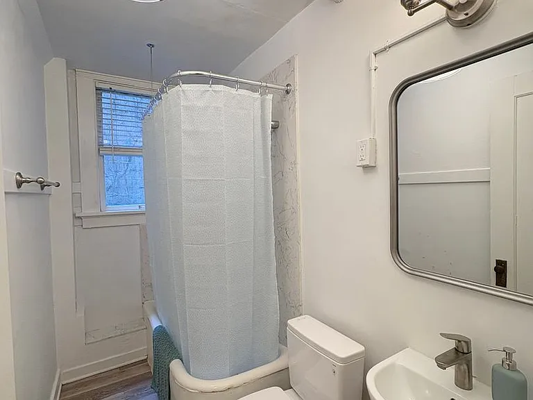 Virginian Apartments — Photo 39