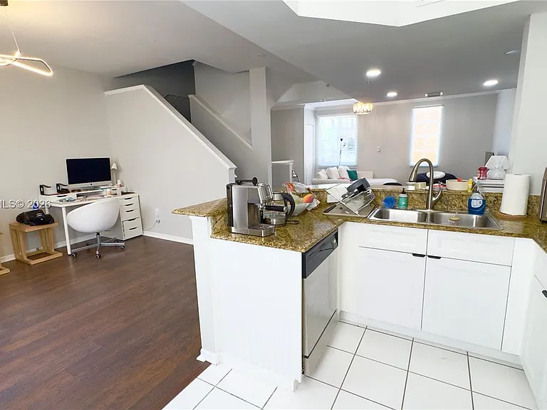 2845 NE 185th St #908 — Photo 7