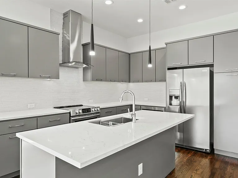 6250 Oram St #104 — Photo 3