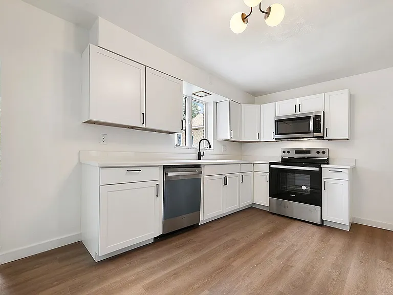 359 W 13th Ave — Photo 14