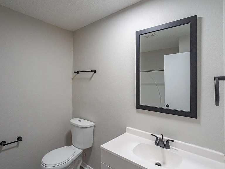 Edmond at Twenty500 Apartments — Photo 48