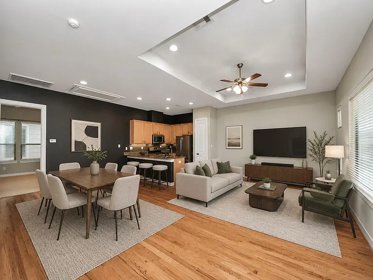 3813 Centerplaza Dr — Photo 7