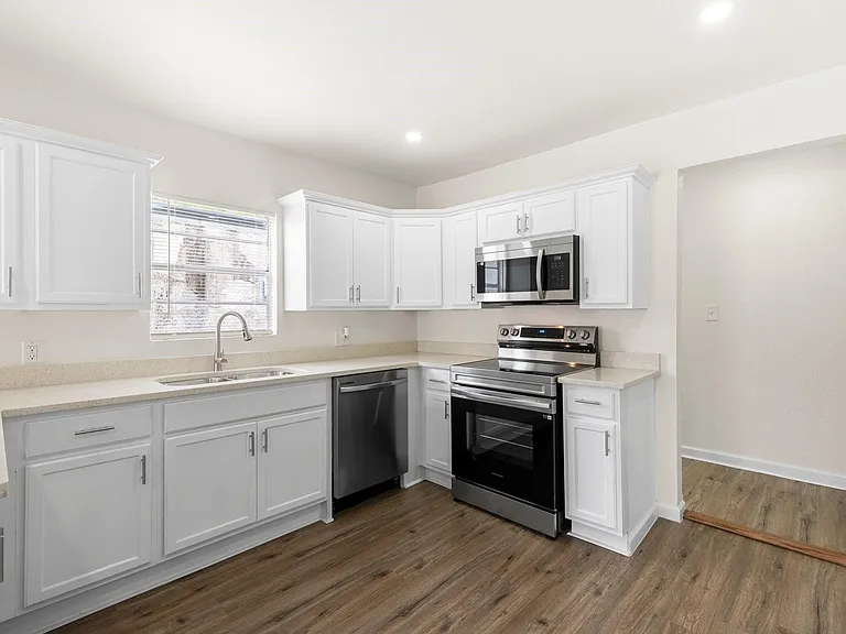 1309 Bragg St — Photo 16