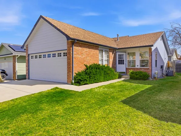 240 Wadsworth Cir, Longmont, CO 80504