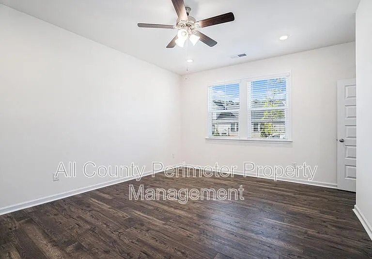 607 Silver Moon Dr — Photo 17
