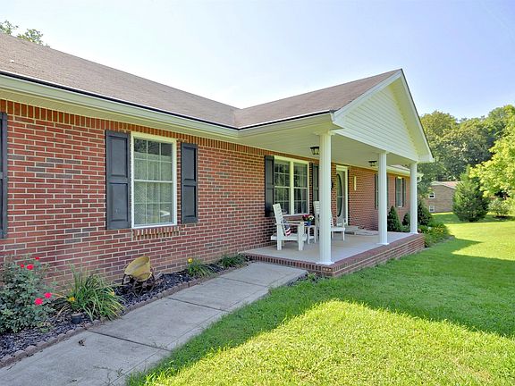 3rd image of 1771 Auburn Dr