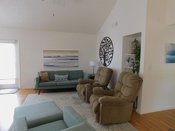 4th image of 3 Sierra Lakeside Ln