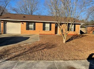 101 Oakhurst Ct, Raeford, NC 28376