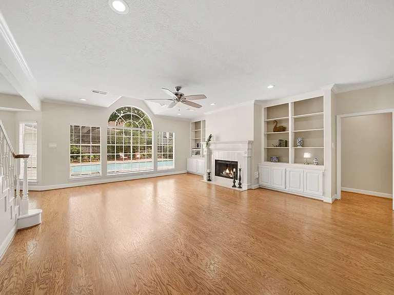 19722 Knightsridge Ln — Photo 10