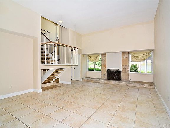 4th image of 17160 Escalon Dr