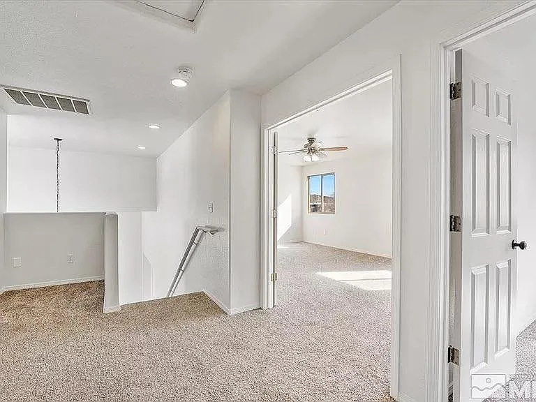 560 Golden Vista Ct — Photo 18
