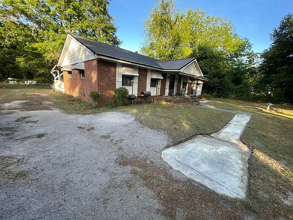 3rd image of 740 Railroad Ave