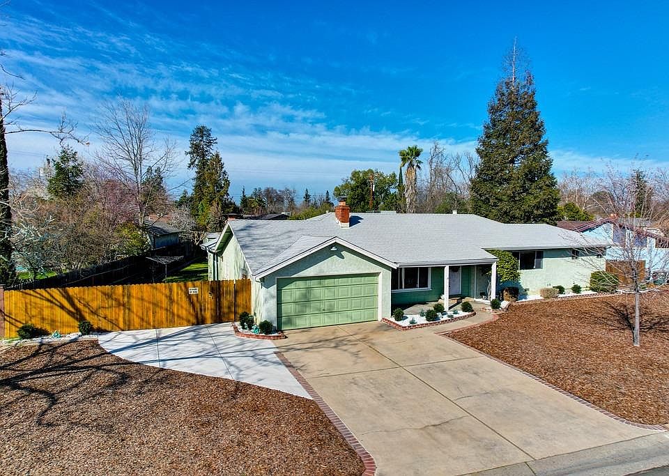 1st image of 2621 Park Hills Dr
