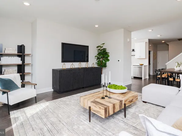 113 Stoutsburg Blvd, Pennington, NJ 08534